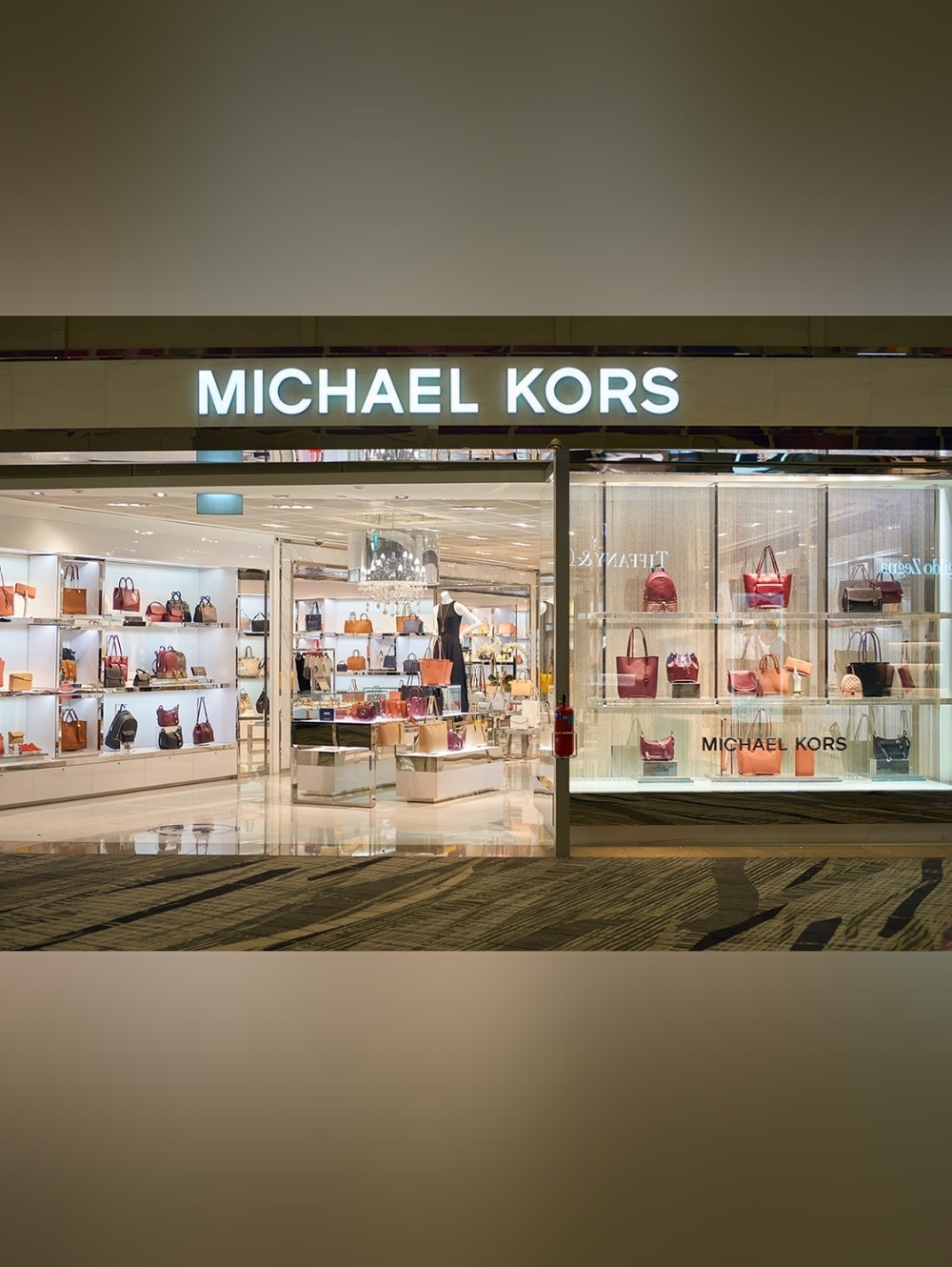 COACH/ KATE SPADE/ DOONEY & BOURKE/ MICHAEL KORS & MORE SHARE SHOW - Picture 4 of 9
